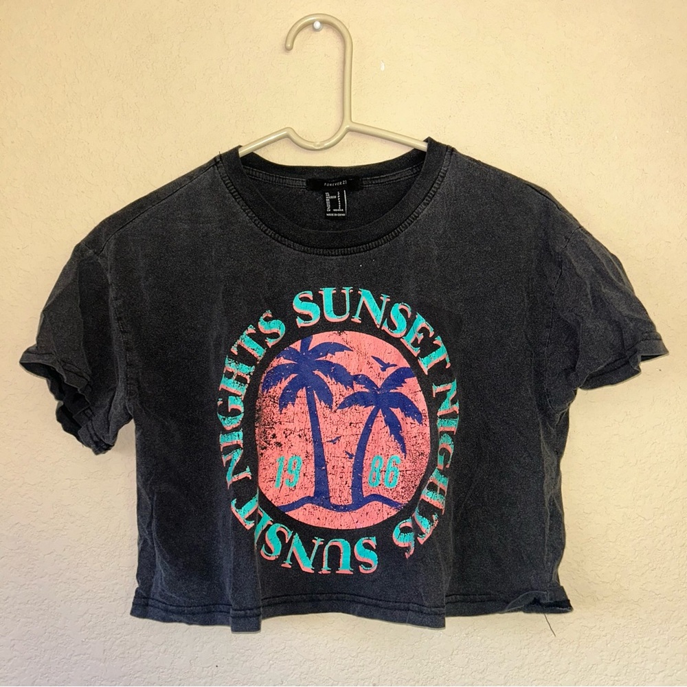 Small Forever 21 Black Vintage Wash Cropped Graphic Tee